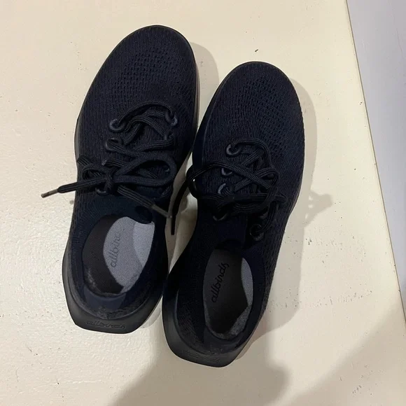 NWOT Allbirds running shoes. - Picture 3 of 5